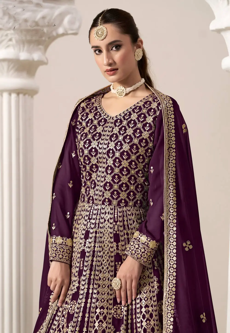 Elegant Heavy Ethnic Wedding Gown with Premium Craftsmanship and Bridal Detailing for Women